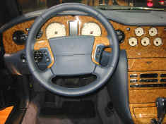 bentley_arnage_r_dashboard.jpg (403908 octets)