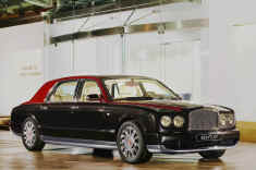 bentley_limousine_1200.jpg (377321 octets)