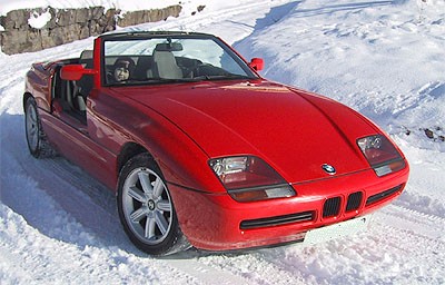 bmw_z1_red_on_snow.jpg