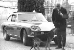 ferrari_330gt_s1_w_enzo_ferrari_sml.jpg (92313 octets)