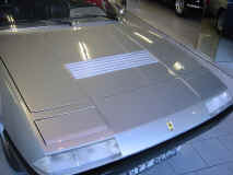 ferrari_365gt4_silver_front_detail.jpg (212280 octets)