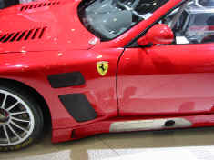 ferrari_575_gtc_side_detail.jpg (385189 octets)