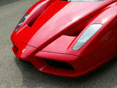 ferrari_enzo_new_front_detail1200.jpg (167984 octets)