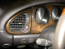 jaguar_xkr_interior_detail.jpg (125924 octets)