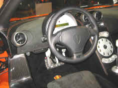 koenigsegg_ccr_dashboard_geneva04.JPG (399580 octets)
