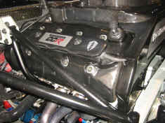 koenigsegg_ccr_engine_geneva04.JPG (238095 octets)