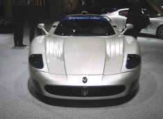maserati_mc12_geneva04_front.jpg (328069 octets)