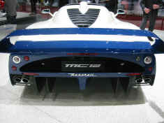 maserati_mc12_geneva04_rear.jpg (410123 octets)