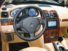 maserati_quattroporte_dashboard_geneva04.jpg (323721 octets)