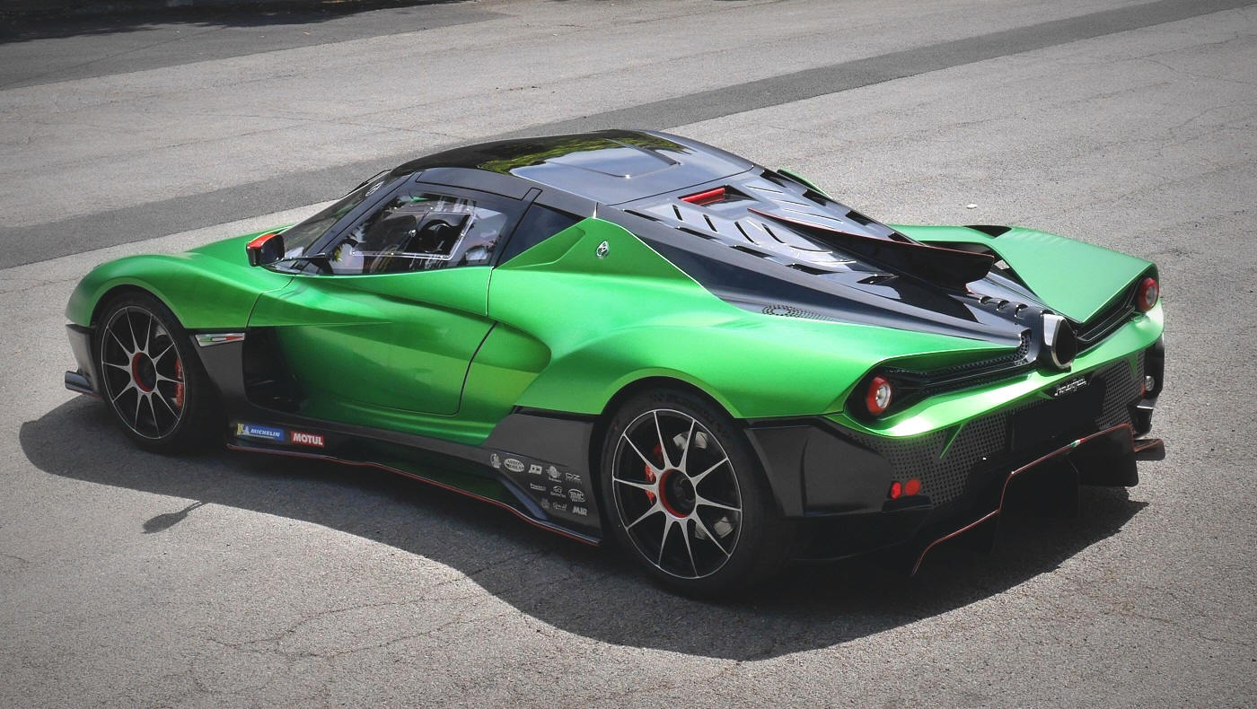 Pambuffetti-JR-01-V10-rear-3-4