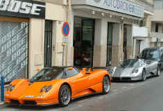 two_zondas_parked.jpg (213367 octets)