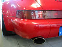 porsche-turbolook-cab_rear_detail.jpg (224902 octets)