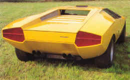 lamborghini_lp500_rear_on_grass.jpg (81888 octets)