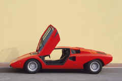 lp_400_countach_red_profile.jpg (194354 octets)